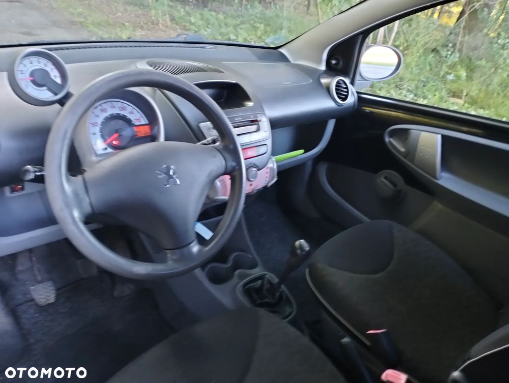 Peugeot 107 70 Petit Filou - 33