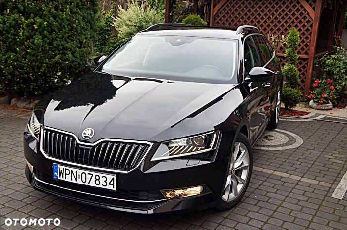 Skoda Superb 2.0 TDI DSG Sportline - 10