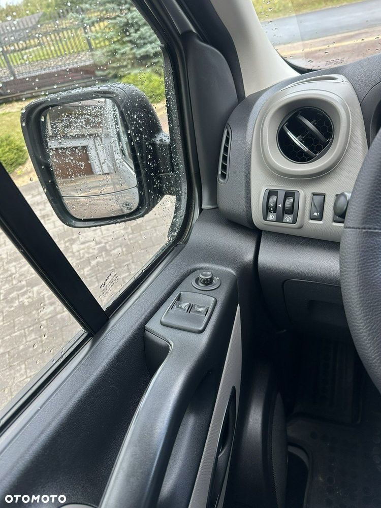 Renault Trafic - 17