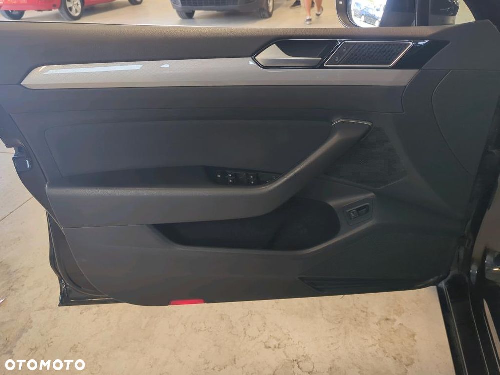 Volkswagen Passat 2.0 TDI EVO Business - 21