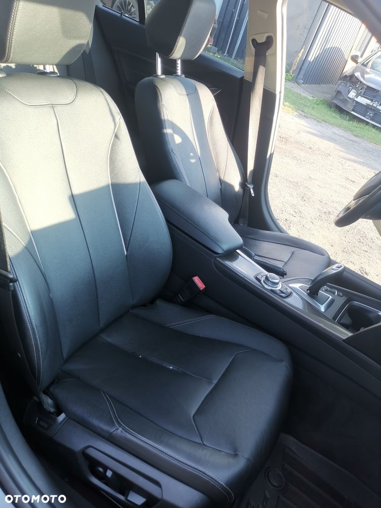BMW Seria 3 328i xDrive Luxury Line - 9