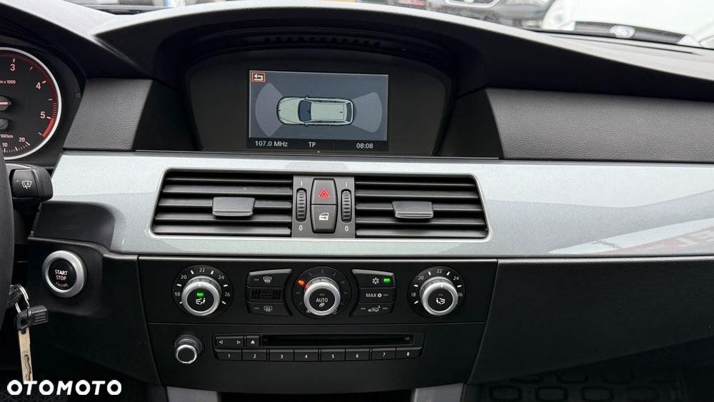 BMW Seria 5 520d Edition Exclusive - 26