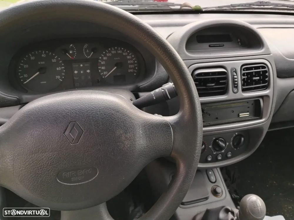 Renault Clio 1.9 DTi RXE - 5