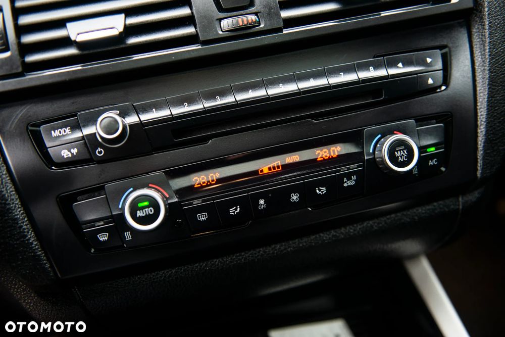 BMW Seria 1 118i Sport Line - 24