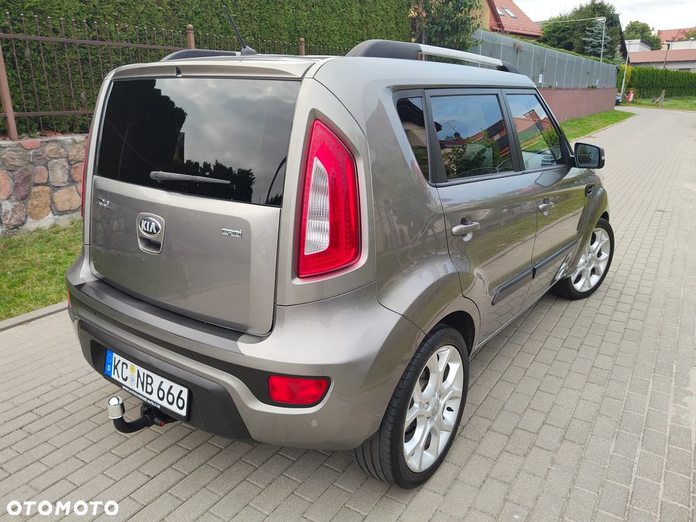 Kia Soul 1.6 CRDI Dream-Team Edition - 10