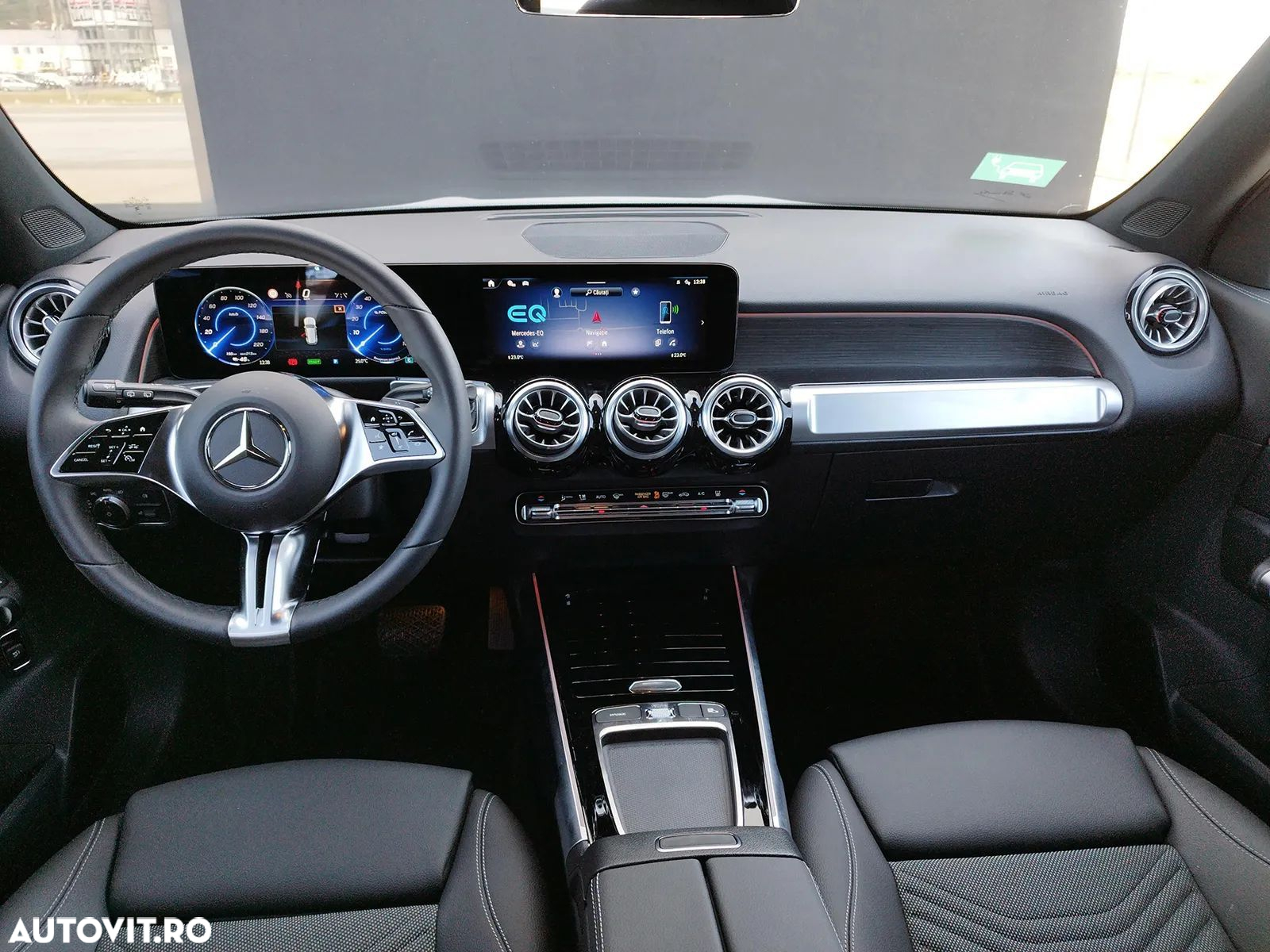 Mercedes-Benz EQB 300 4MATIC - 11