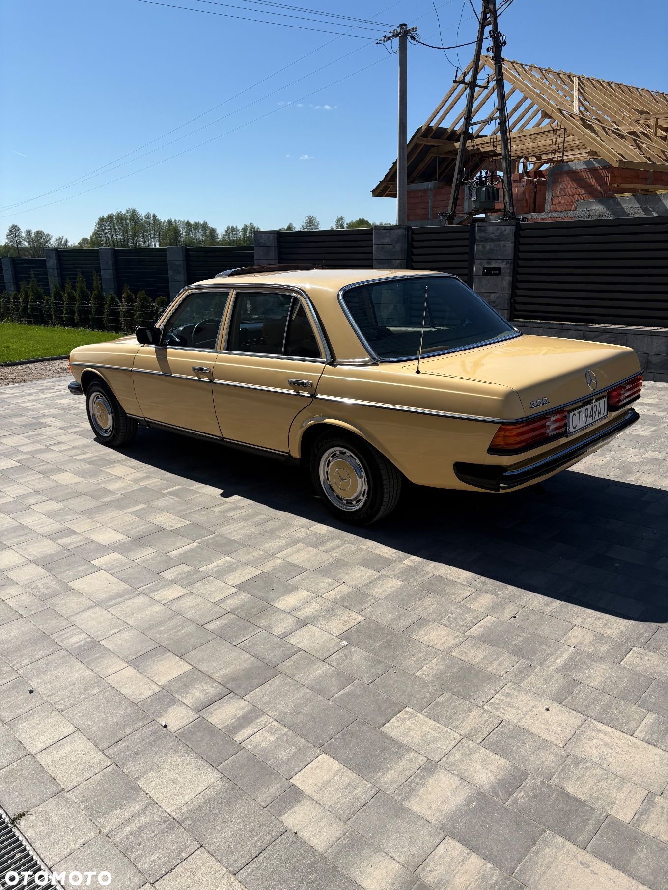 Mercedes-Benz W123 - 1