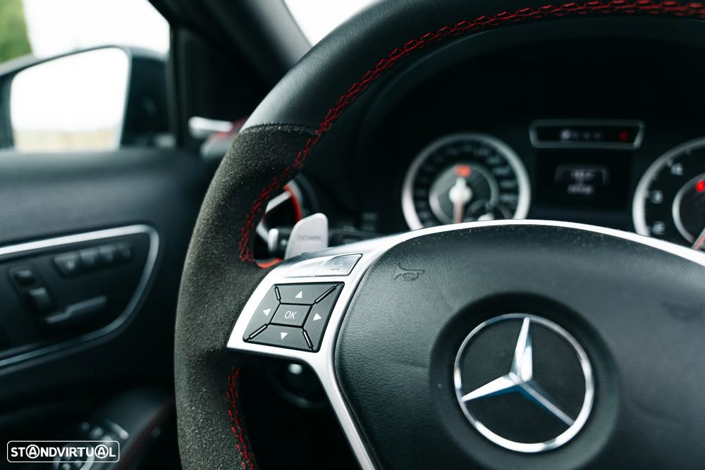 Mercedes-Benz A 45 AMG 4-Matic - 26