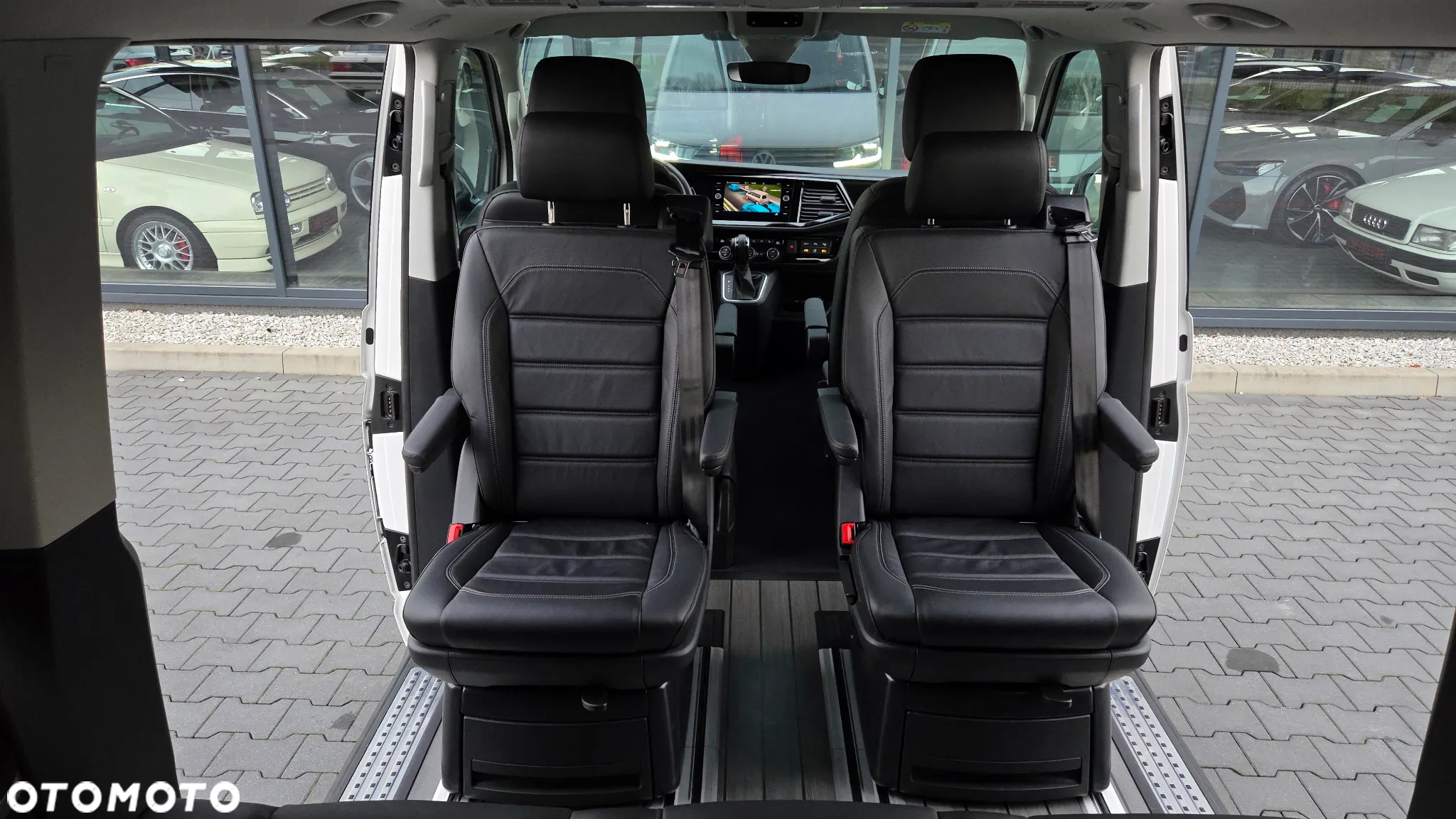 Volkswagen Multivan 6.1 2.0 TDI L1 Highline 4Motion DSG - 12