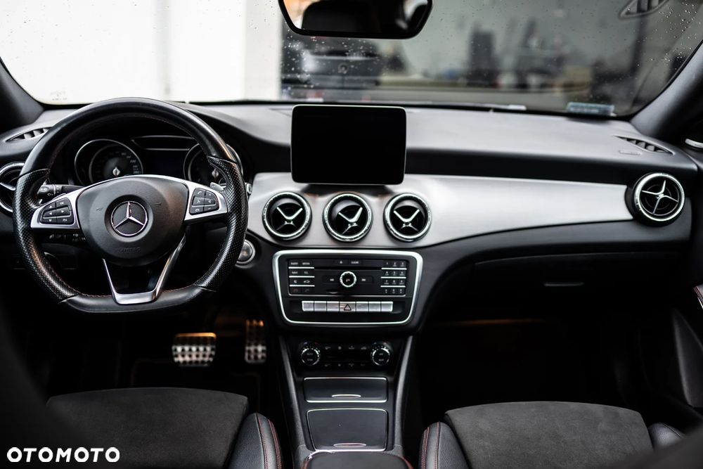 Mercedes-Benz CLA 220 4-Matic AMG Line - 5