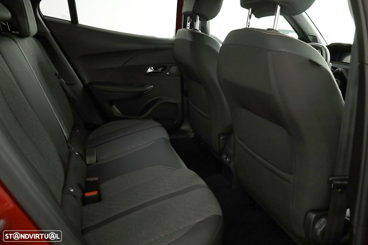 Peugeot 2008 1.2 PureTech Allure EAT8 - 22