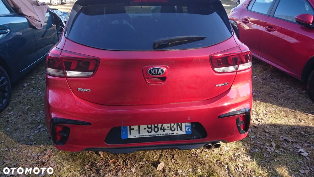 Kia Rio - 12