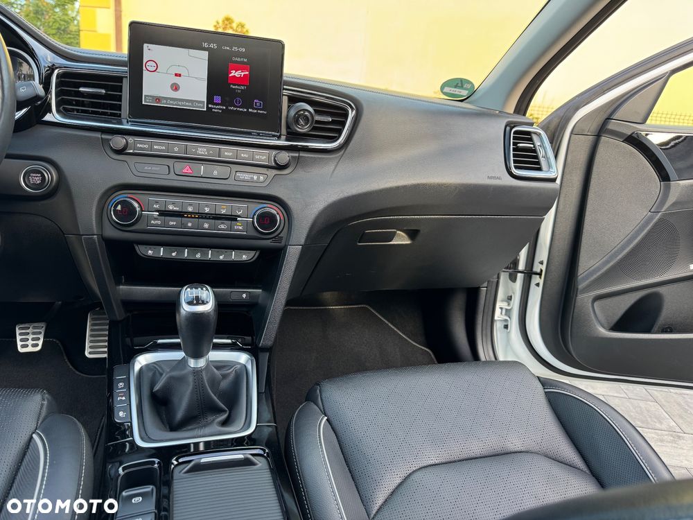 Kia Ceed 1.4 T-GDI OPF Platinum Edition - 33