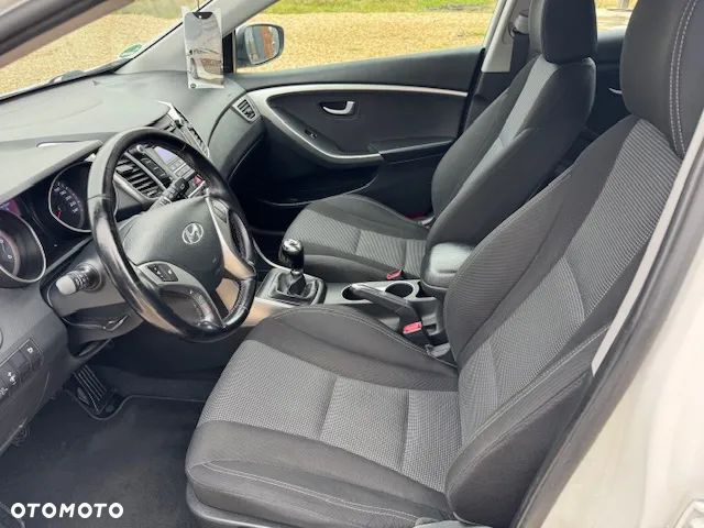 Hyundai i30 i30cw 1.6 CRDi Fifa World Cup Edition - 21