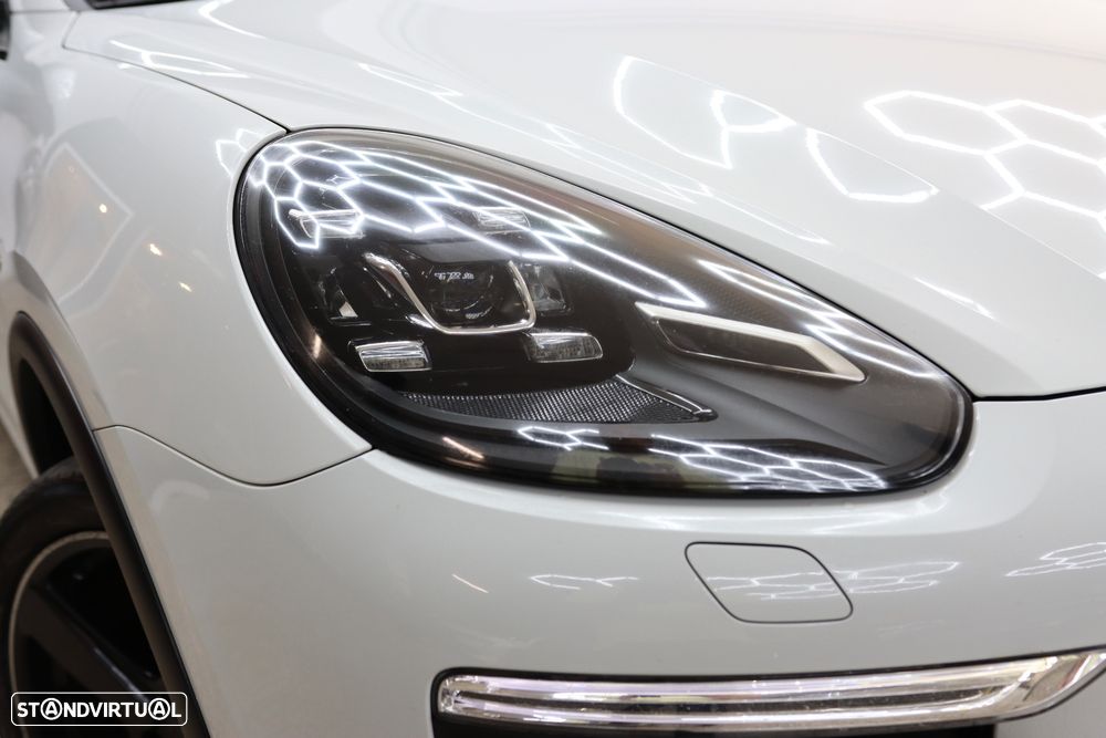 Porsche Cayenne - 5