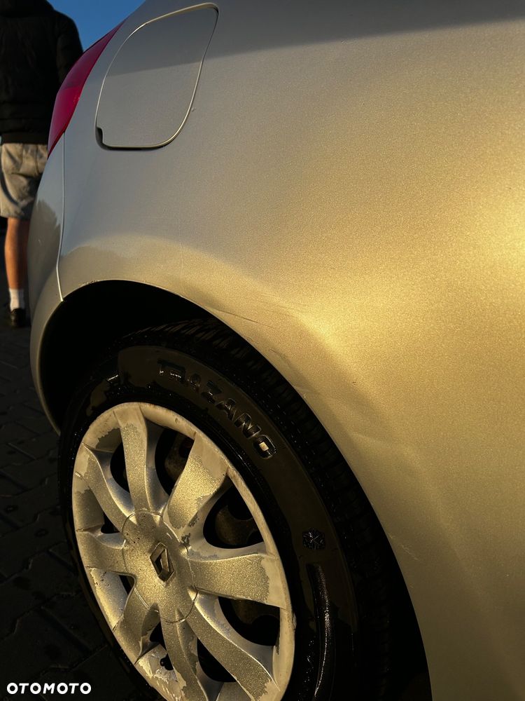 Renault Clio - 26
