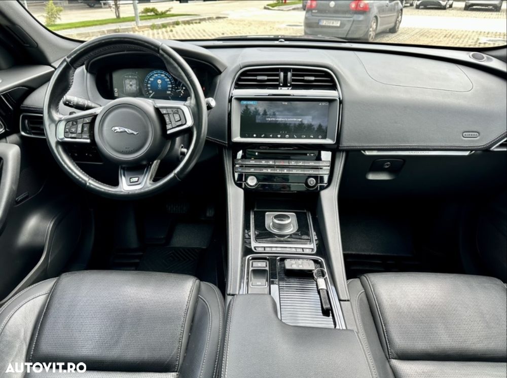 Jaguar F-Pace 30d AWD R-Sport - 11