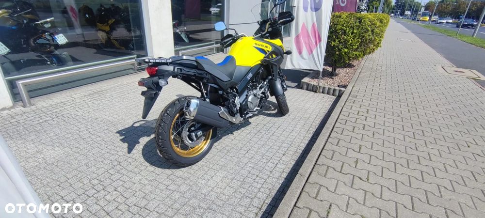 Suzuki V-STROM - 4