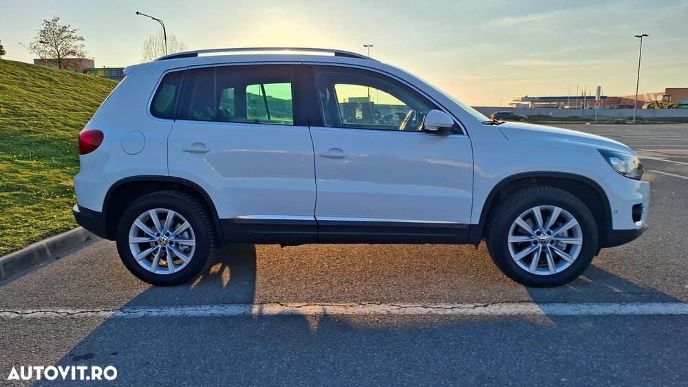 Volkswagen Tiguan 2.0 TDI DPF 4Motion BlueMotion Technology DSG Sport & Style - 4