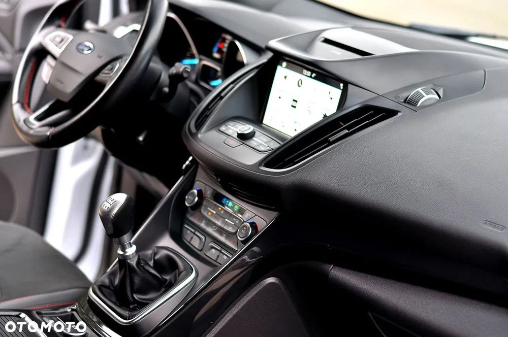 Ford Kuga 1.5 EcoBoost 2x4 ST-Line - 20