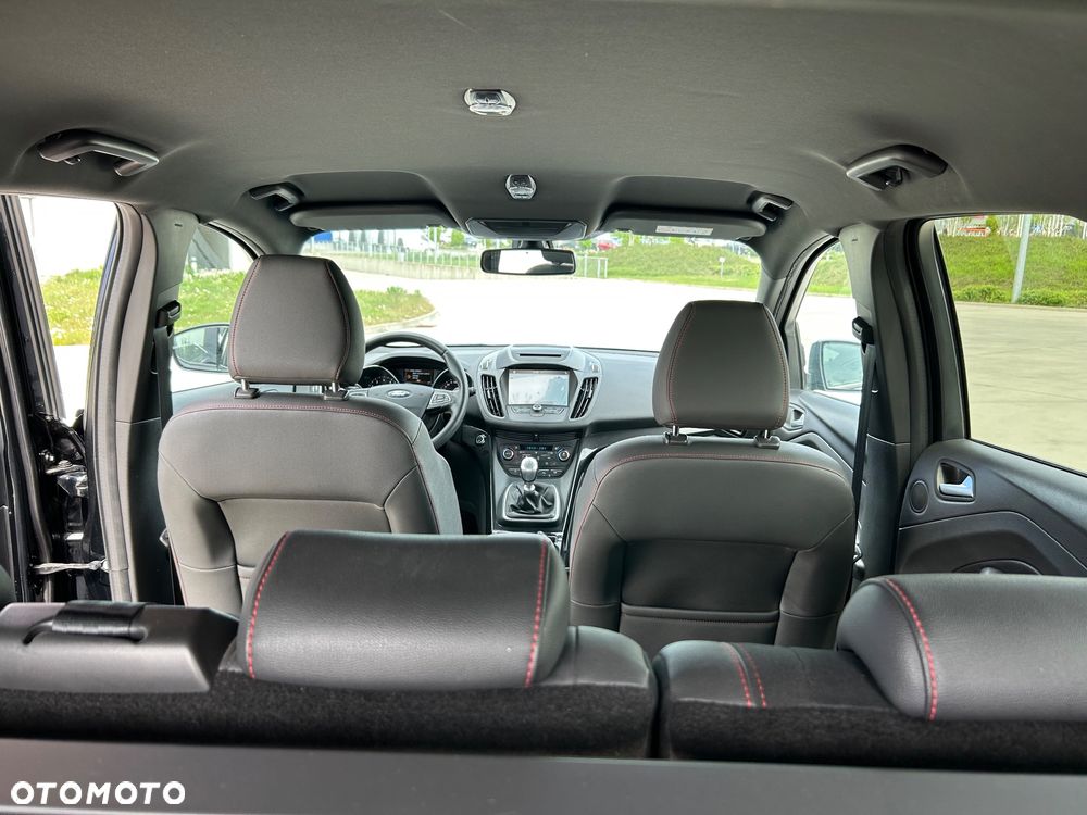 Ford Kuga 1.5 EcoBoost 2x4 ST-Line - 21