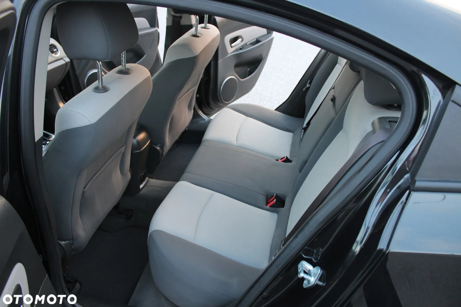 Chevrolet Cruze 1.6 LS - 6