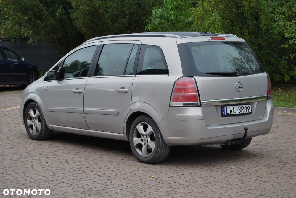 Opel Zafira 1.9 CDTI Cosmo - 4