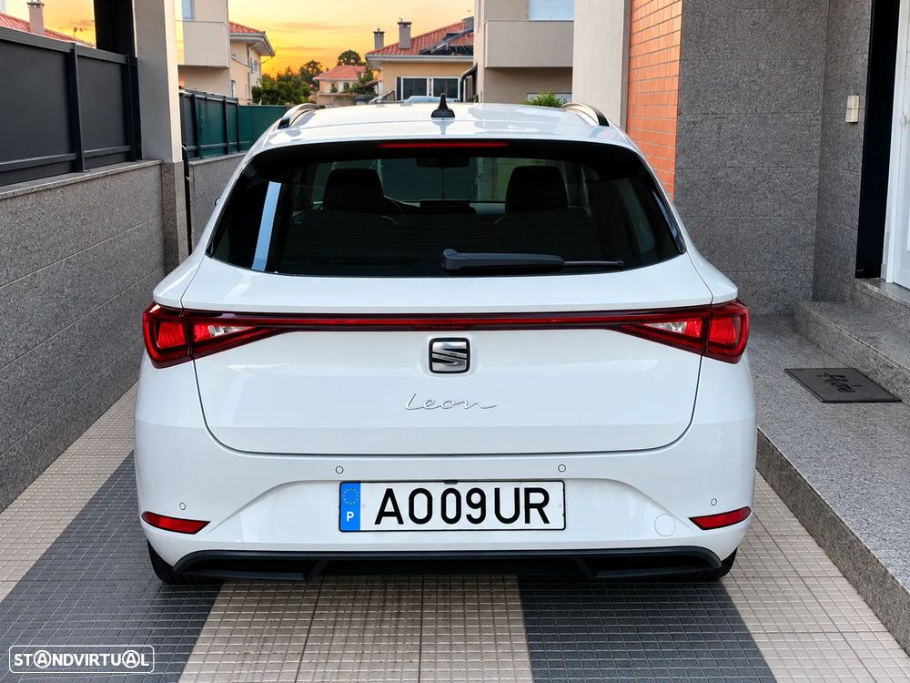 SEAT Leon 2.0 TDI DSG Style — fotografia 2