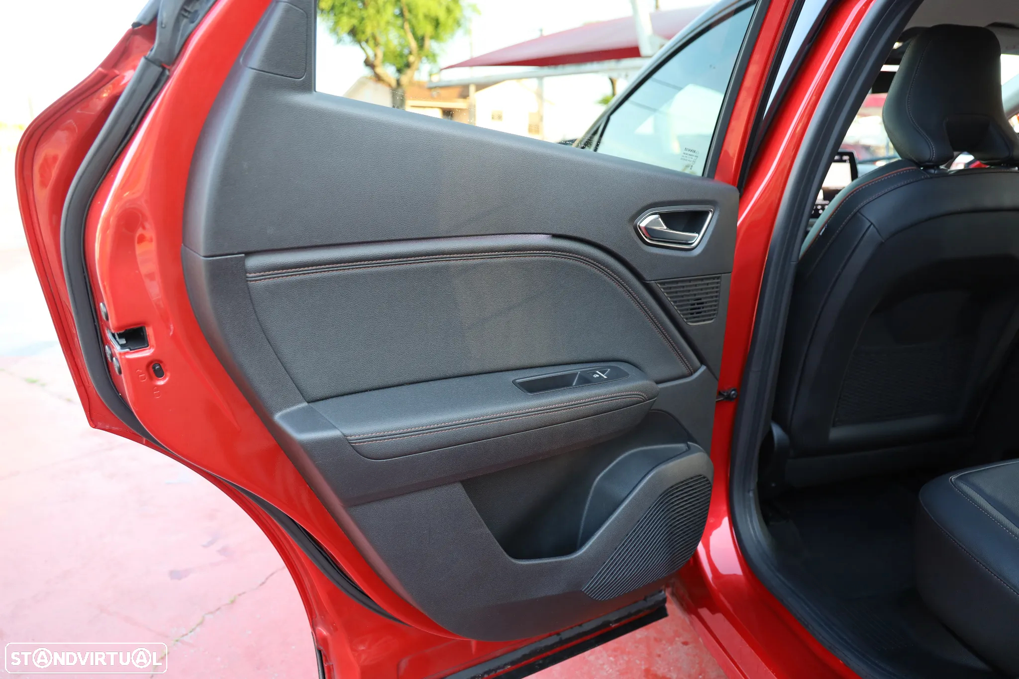Renault Captur 1.6 E-Tech Plug-In Initiale Paris - 16