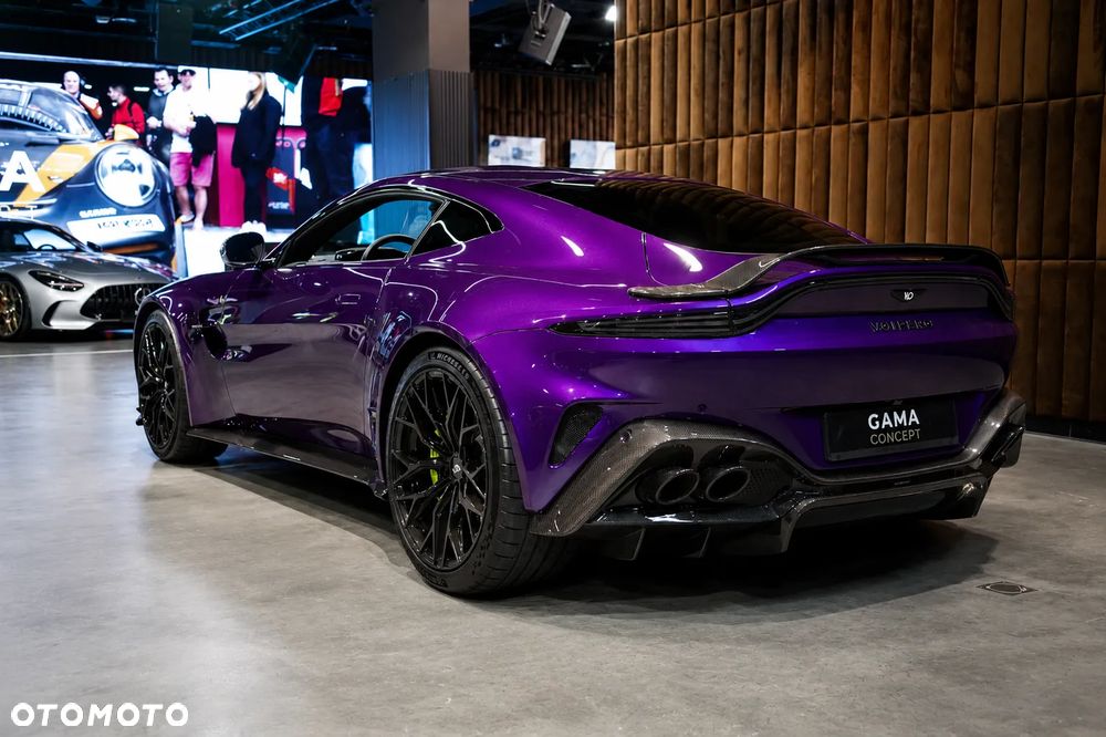 Aston Martin Vantage - 2