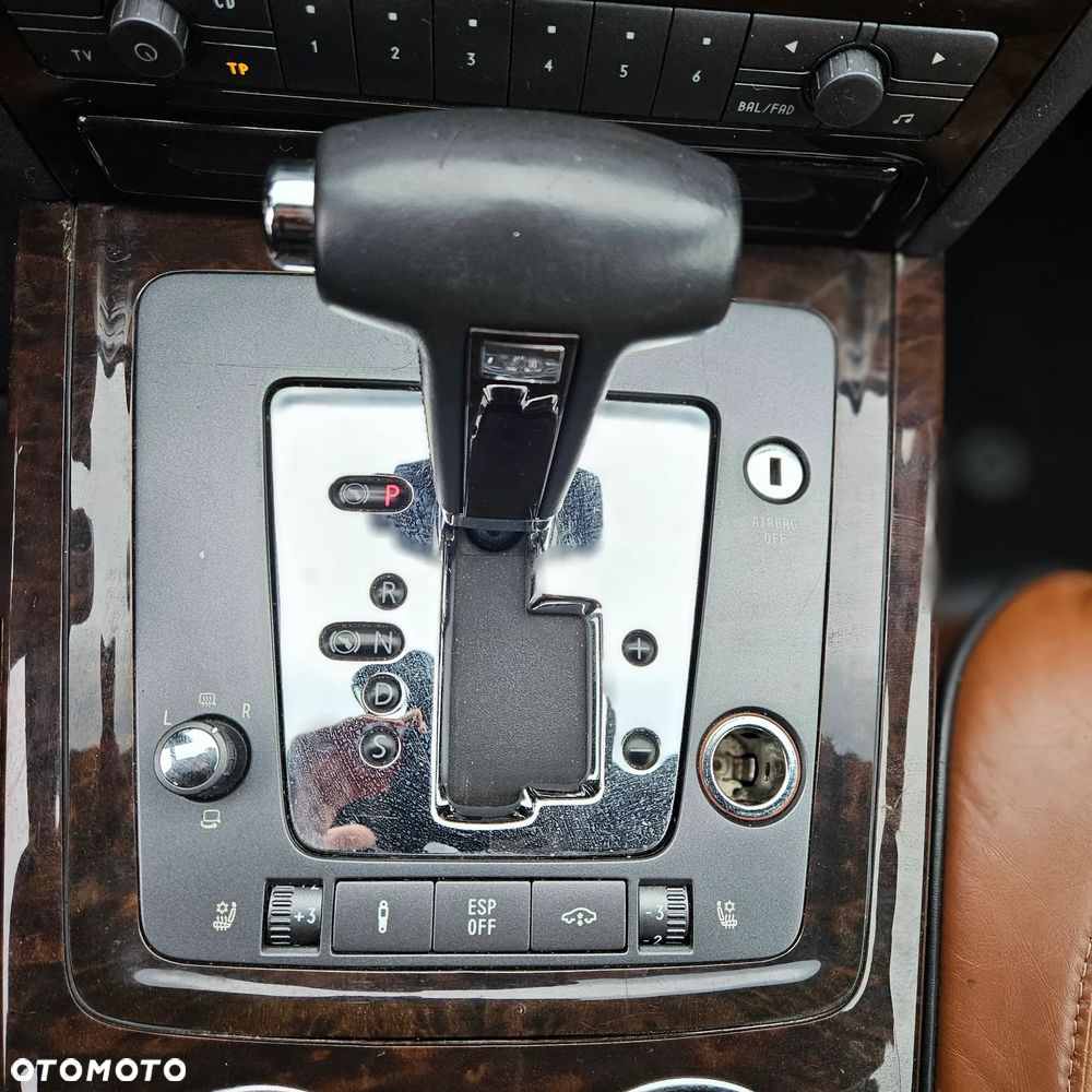 Volkswagen Phaeton - 30