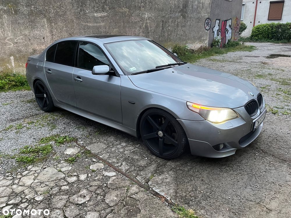 BMW Seria 5 550i - 1