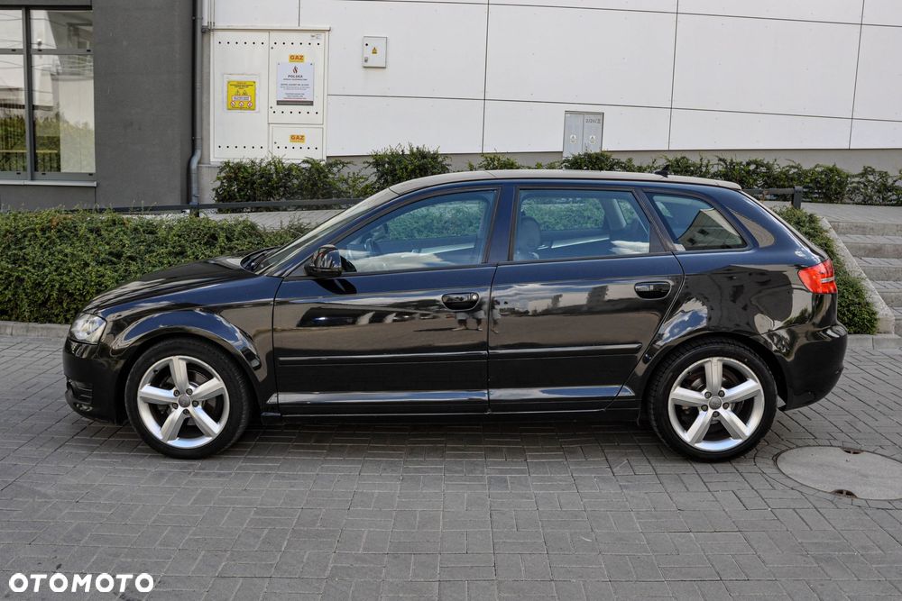 Audi A3 Sportback - 2