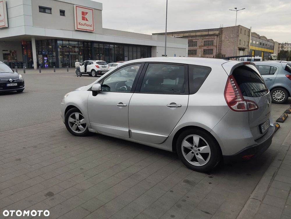 Renault Scenic 1.6 16V 110 TomTom Edition - 2