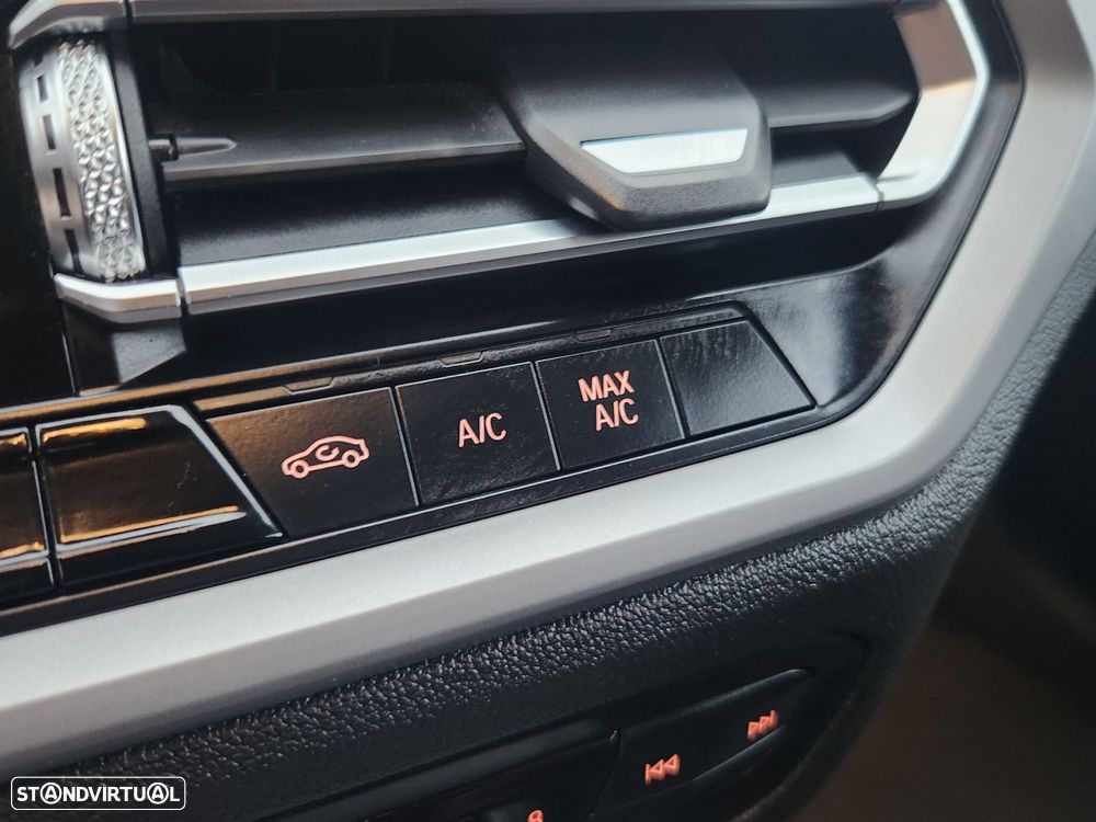 BMW 318 d Touring - 25