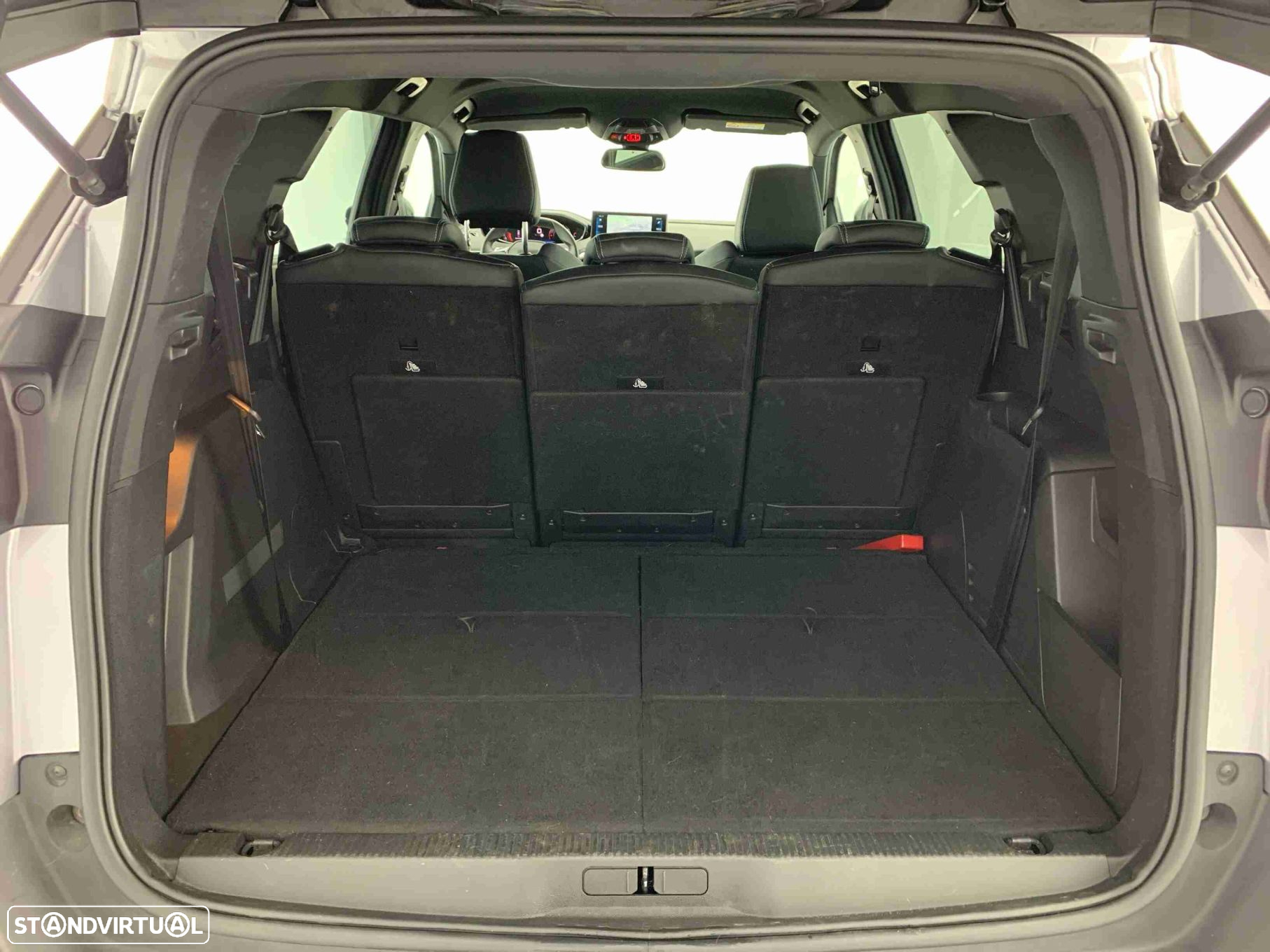 Peugeot 5008 1.5 BlueHDi Allure Pack EAT8 - 27