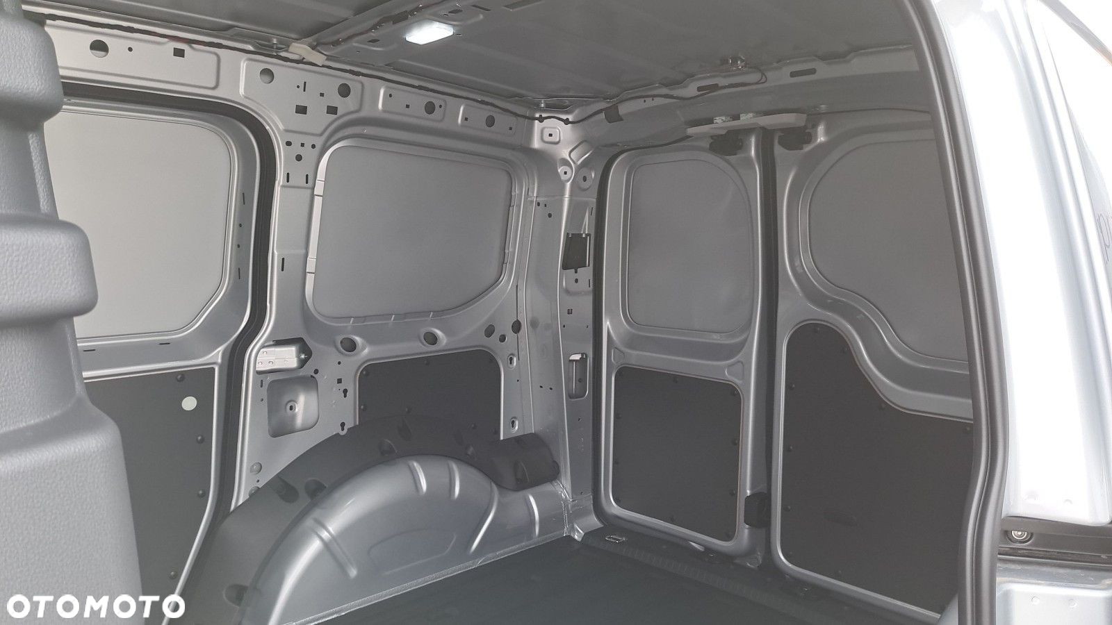 Volkswagen Caddy Cargo - 33