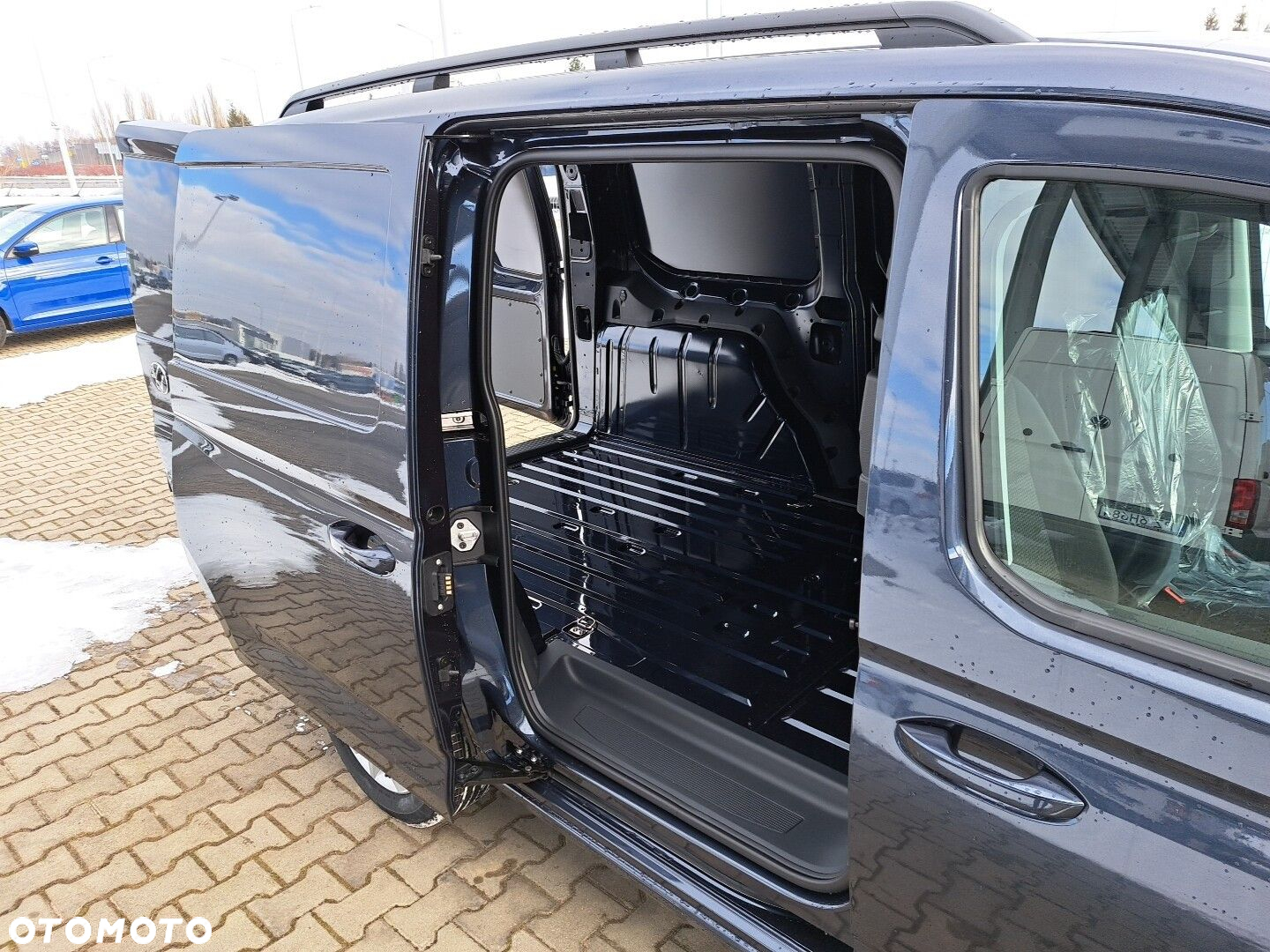 Volkswagen Caddy Maxi Cargo - 13