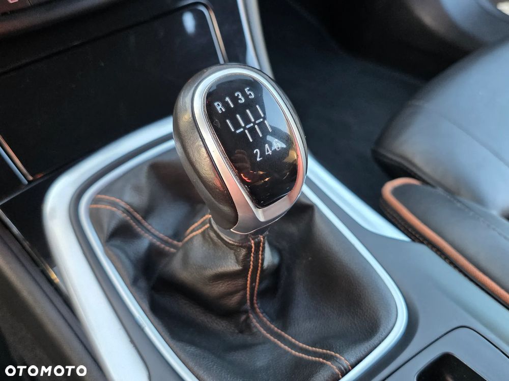 Opel Insignia - 23