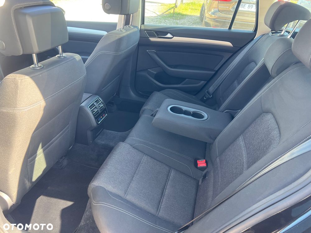 Volkswagen Passat - 7