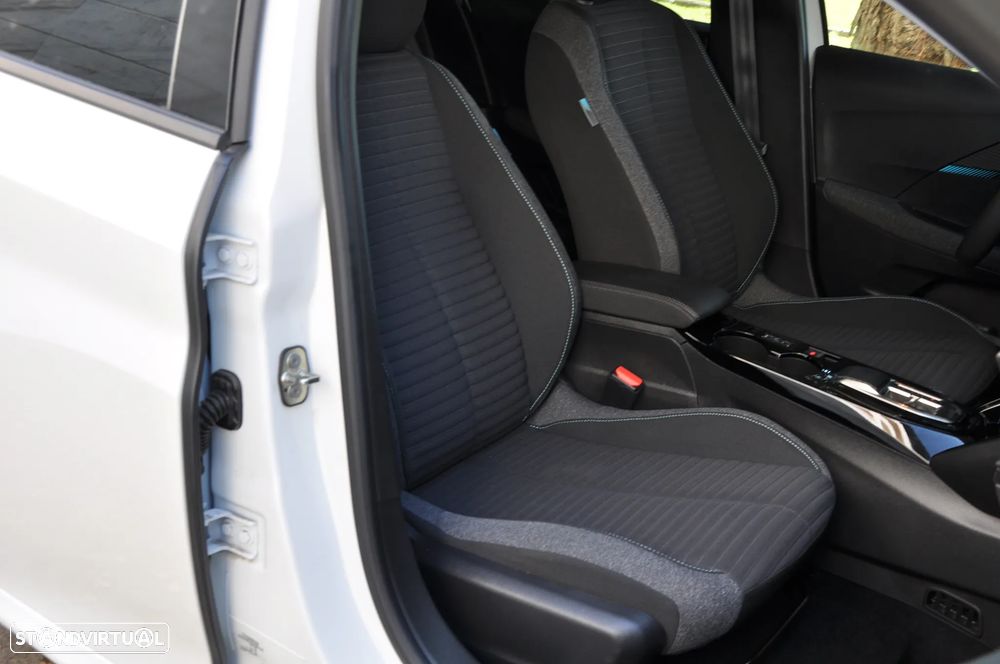Peugeot e-208 E-Style - 31