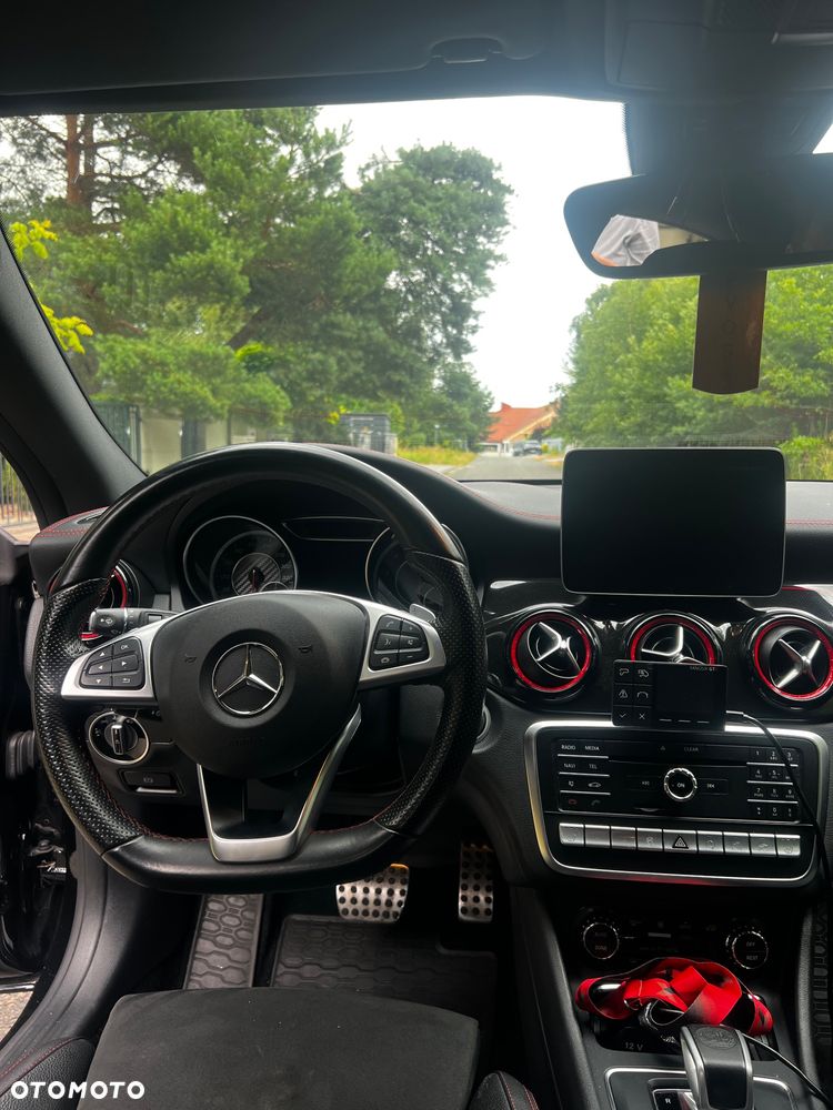Mercedes-Benz CLA - 10