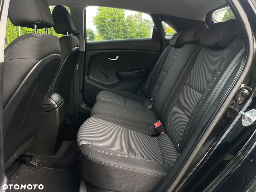 Hyundai i30 blue 1.6 CRDi Style - 9