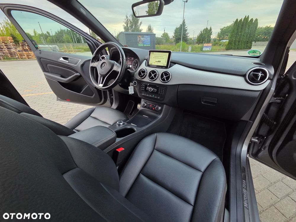 Mercedes-Benz Klasa B 180 7G-DCT UrbanStyle Edition - 21