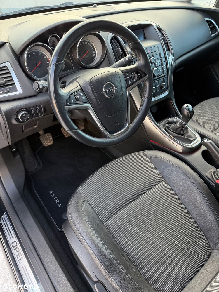 Opel Astra 1.4 T Cosmo - 25