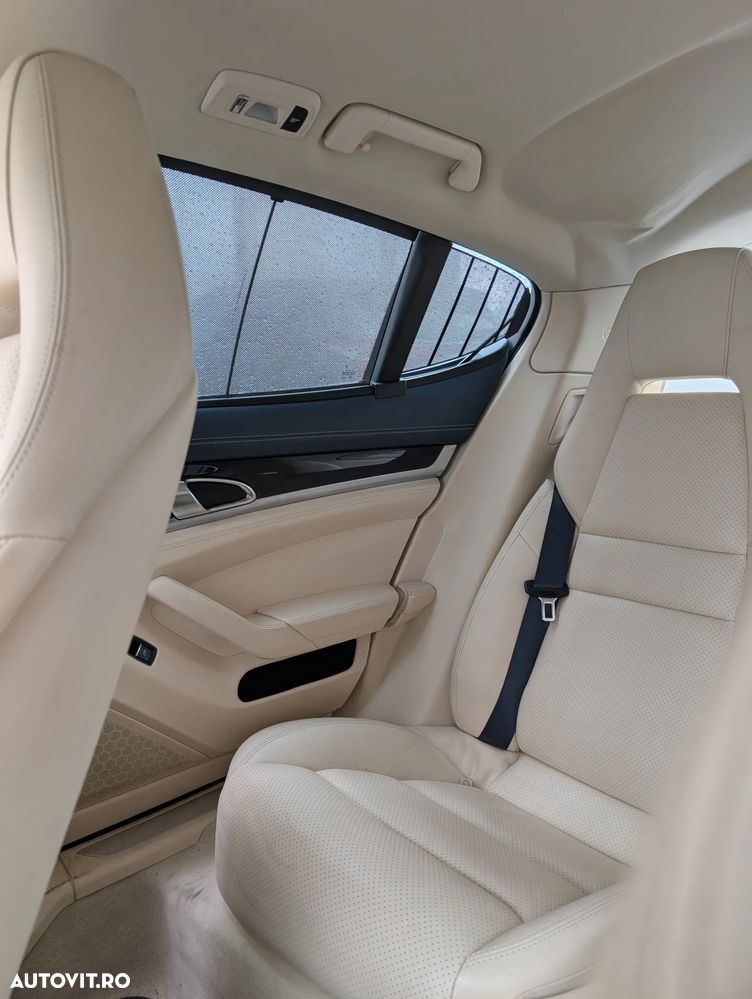 Porsche Panamera - 18