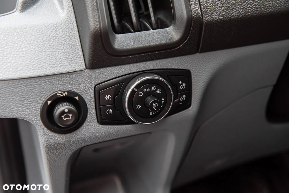 Ford Transit - 12