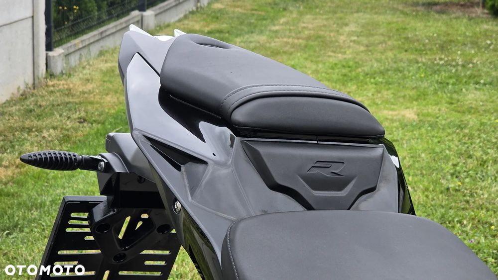 BMW S - 19