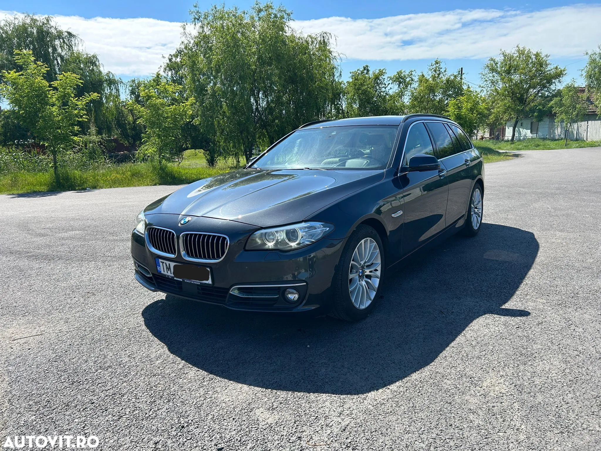 BMW Seria 5 520d Touring Aut. Luxury Line - 14