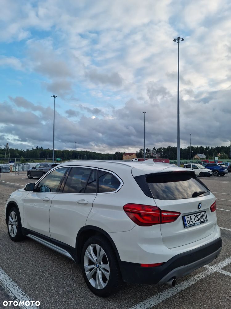 BMW X1 sDrive18d Business Edition - 7